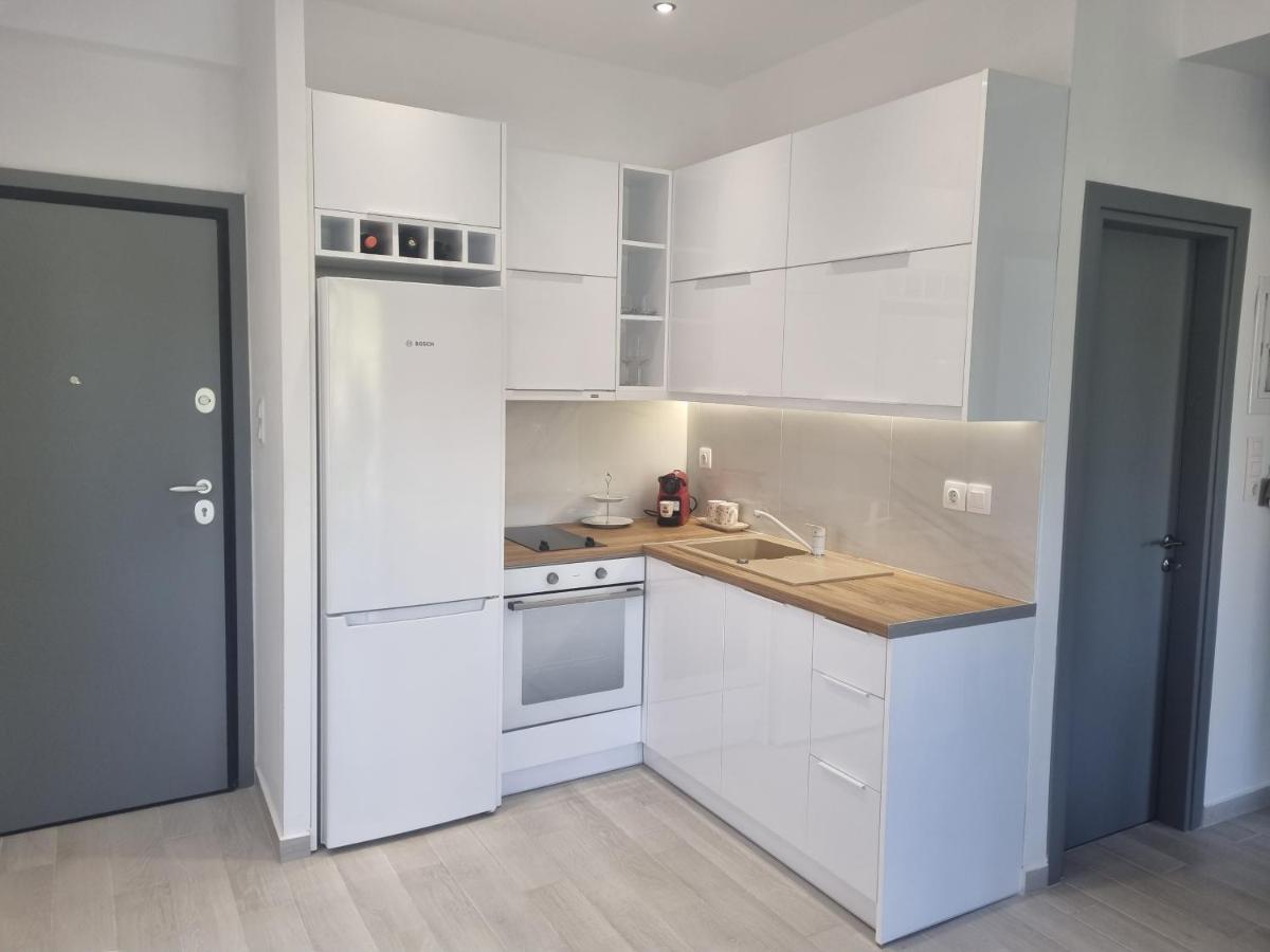 Tiffany'S Apartments -2' Walk From Metro Atene Esterno foto